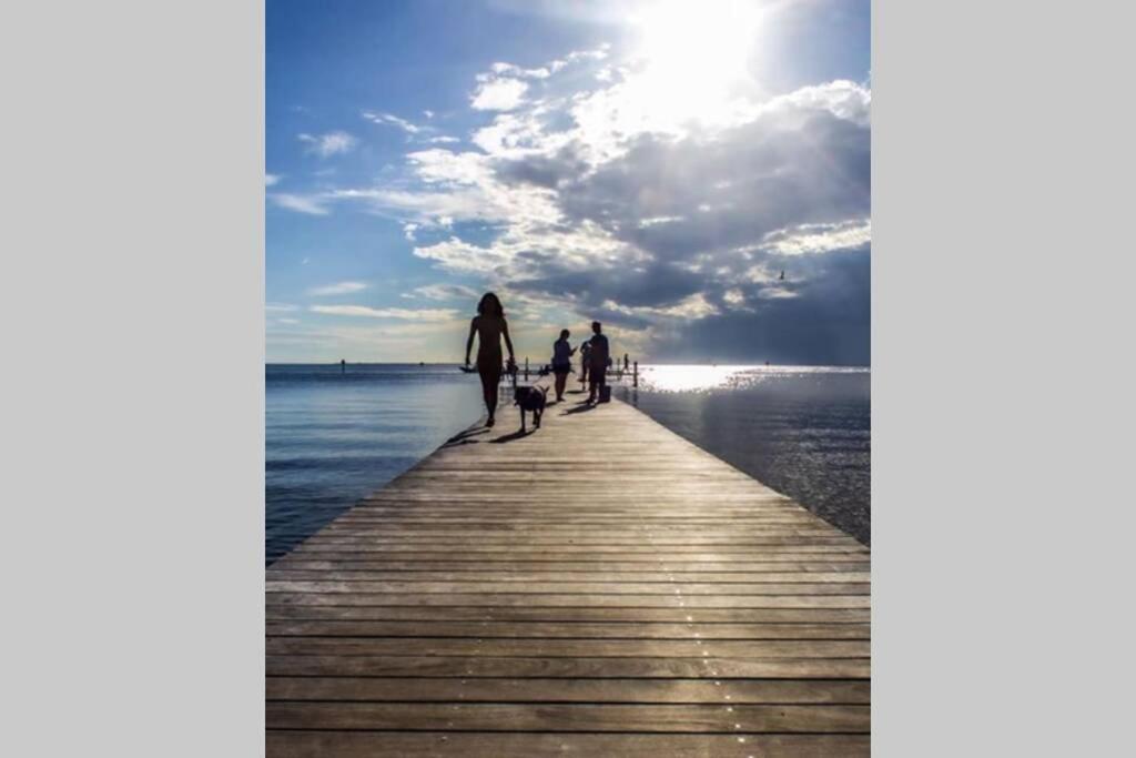Sea Spray, Studio 114, Beach Steps Away! Pool+Wifi Ruskin Bagian luar foto