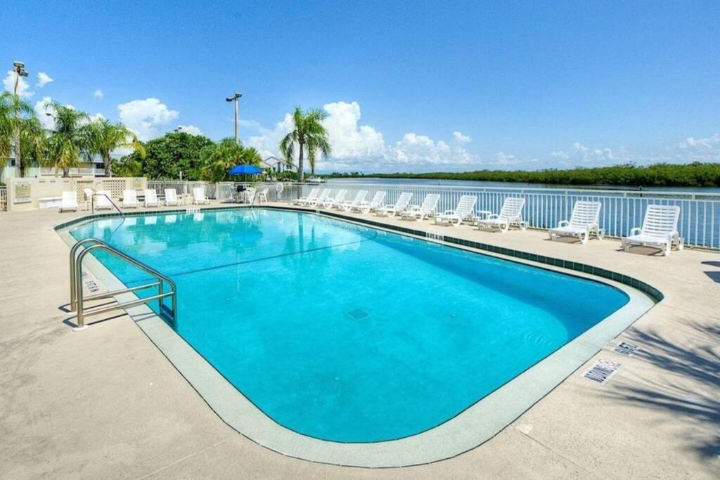 Sea Spray, Studio 114, Beach Steps Away! Pool+Wifi Ruskin Bagian luar foto