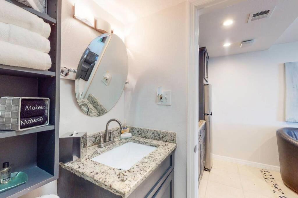 Sea Spray, Studio 114, Beach Steps Away! Pool+Wifi Ruskin Bagian luar foto